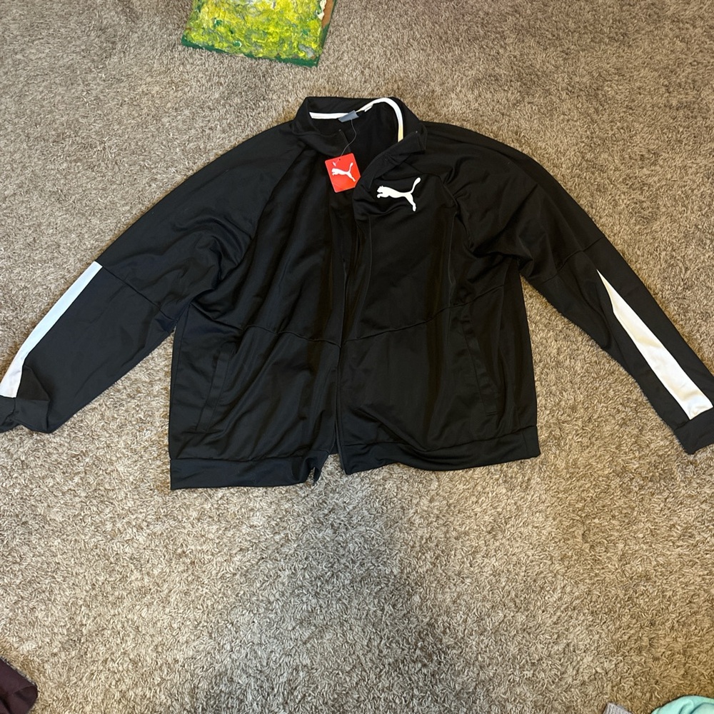 4xL black and white Puma jacket